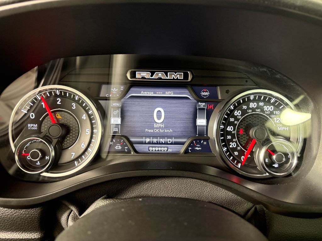 Used 2019 RAM 1500 Laramie AWD/4WD image 17