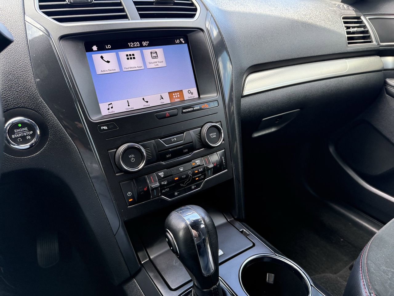Certified 2019 Ford Explorer XLT w/ Equipment Group 202A FWD image 15