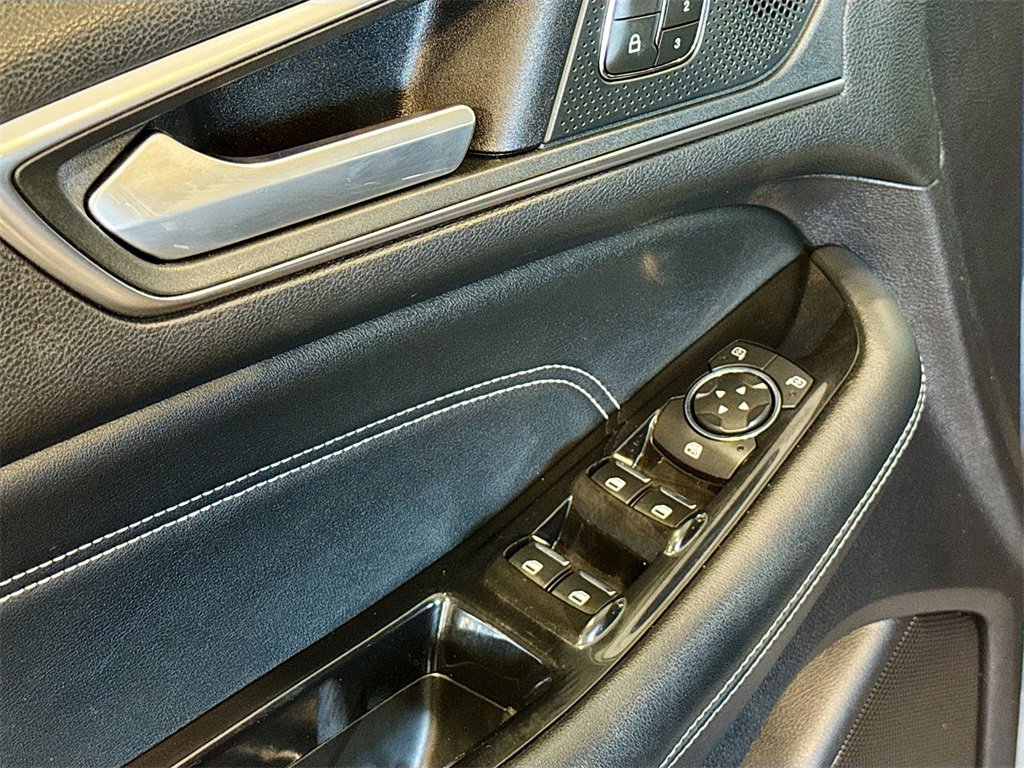 Certified 2019 Ford Edge Titanium w/ Cold Weather Package image 15