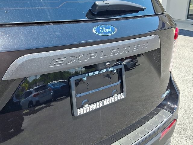 Certified 2022 Ford Explorer XLT w/ Equipment Group 202A AWD/4WD image 33