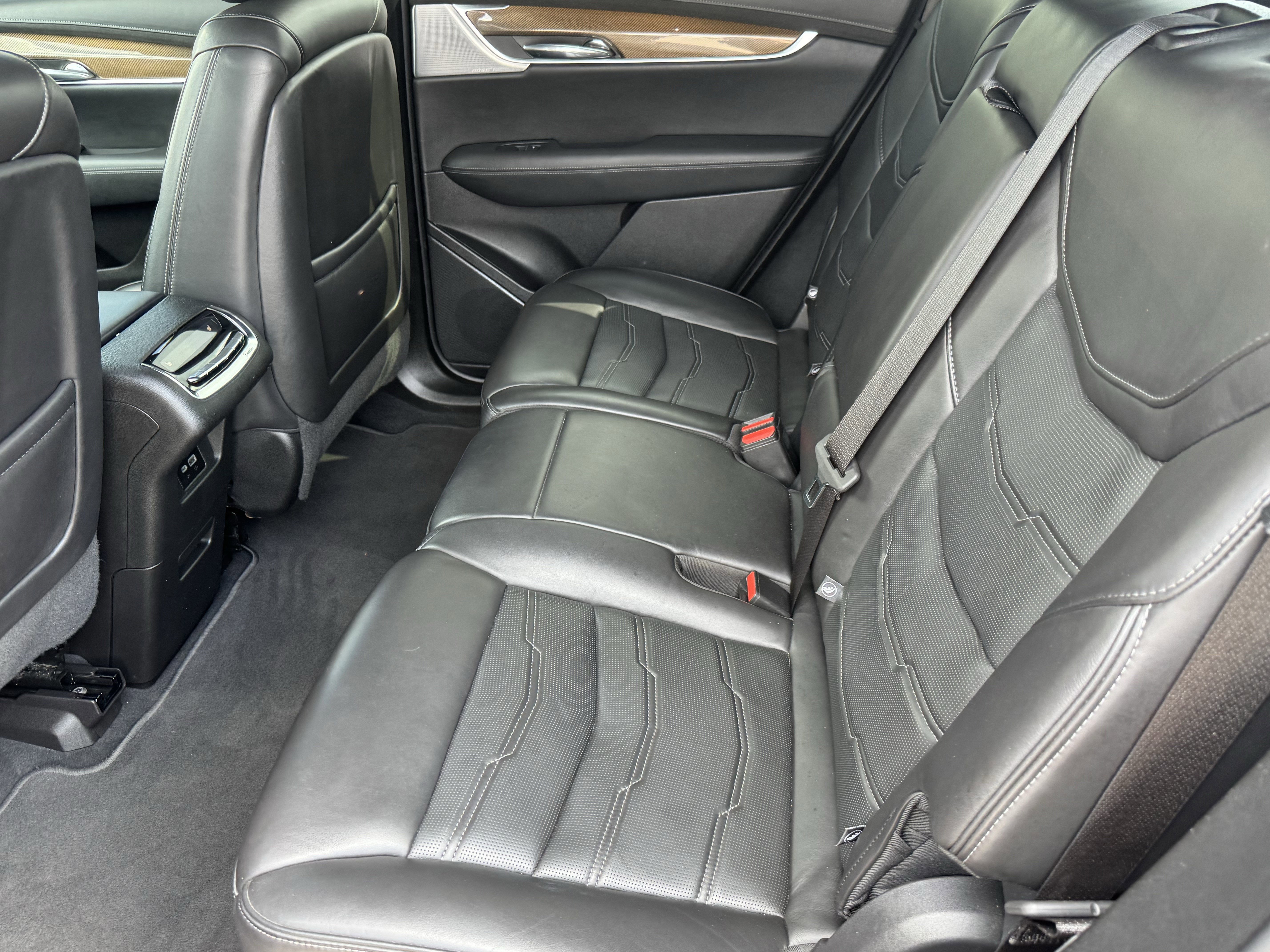 Used 2023 Cadillac XT6 Sport w/ Platinum Package image 11