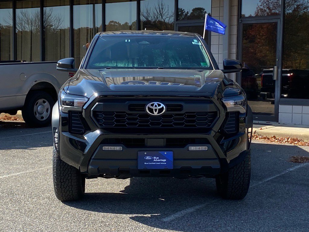 Used 2024 Toyota Tacoma TRD Off-Road image 8