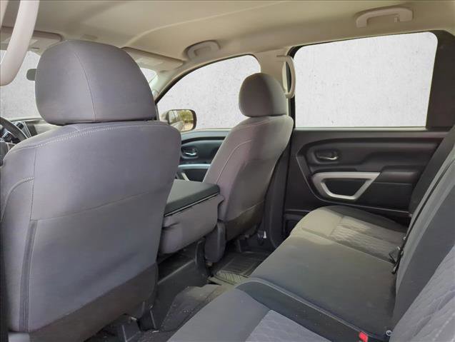 Used 2024 Nissan Titan SV image 16
