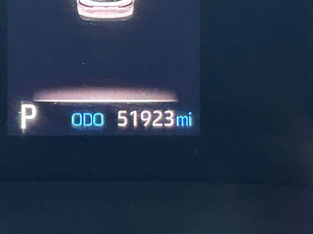 Used 2024 Toyota Sienna XLE image 41