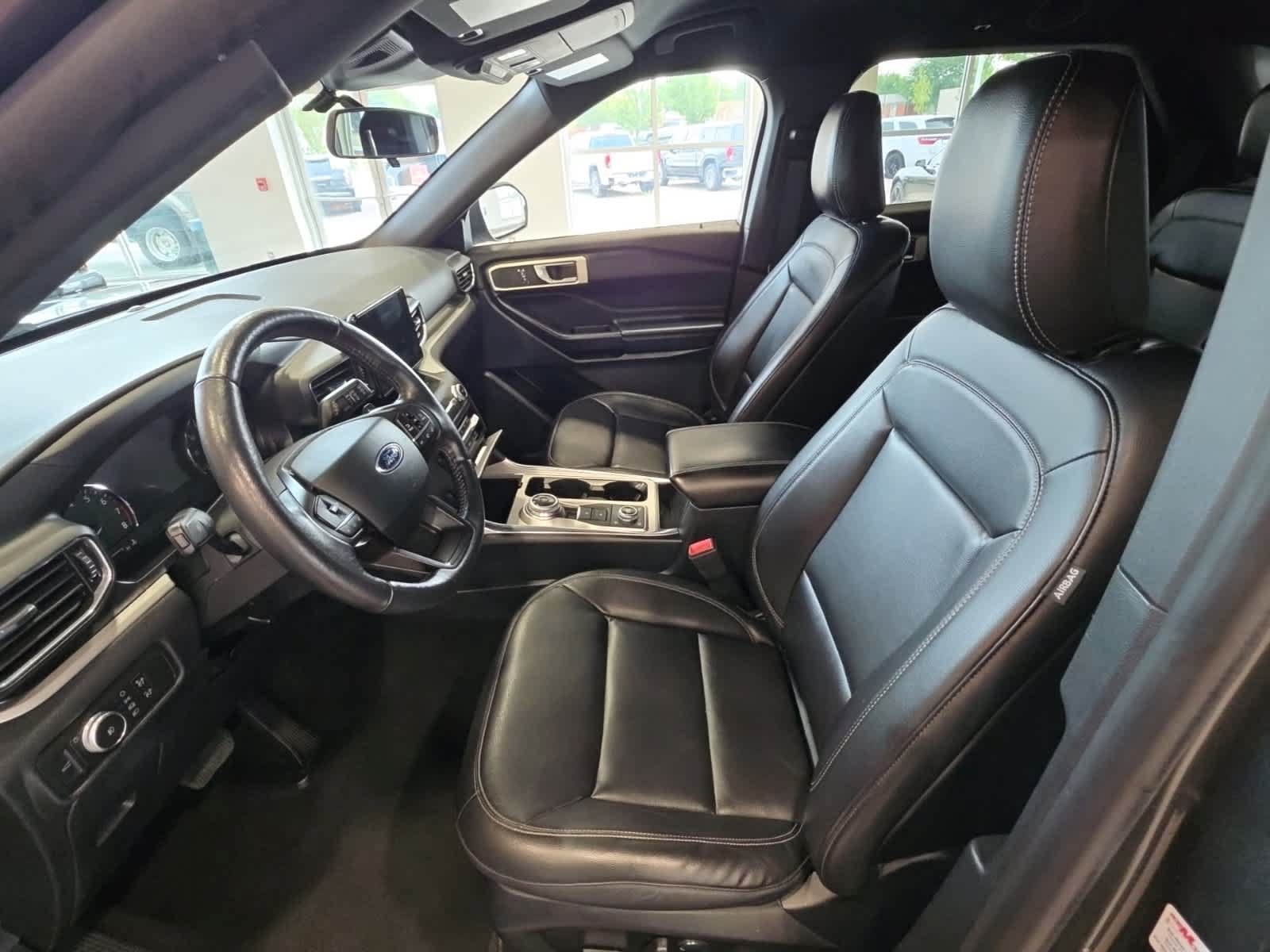 Certified 2020 Ford Explorer XLT w/ Equipment Group 202A AWD/4WD image 20