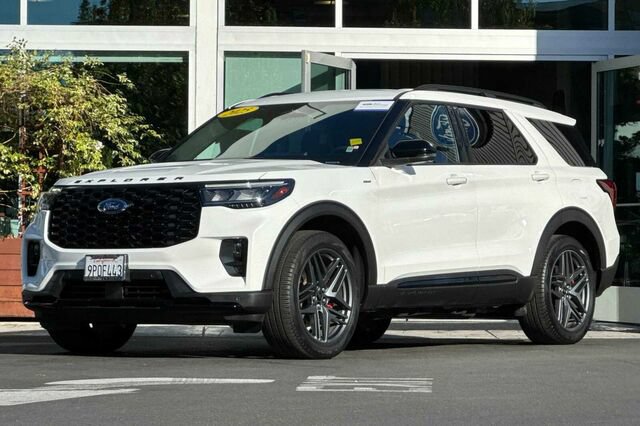 Certified 2025 Ford Explorer ST-Line w/ Premium Package AWD/4WD image 8