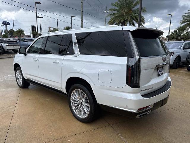 Used 2025 Cadillac Escalade ESV Premium Luxury RWD image 6