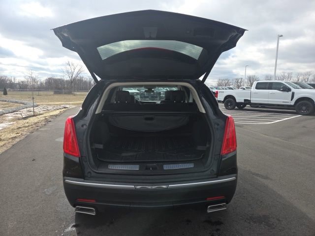 Used 2017 Cadillac XT5 Luxury w/ Driver Awareness Package image 12