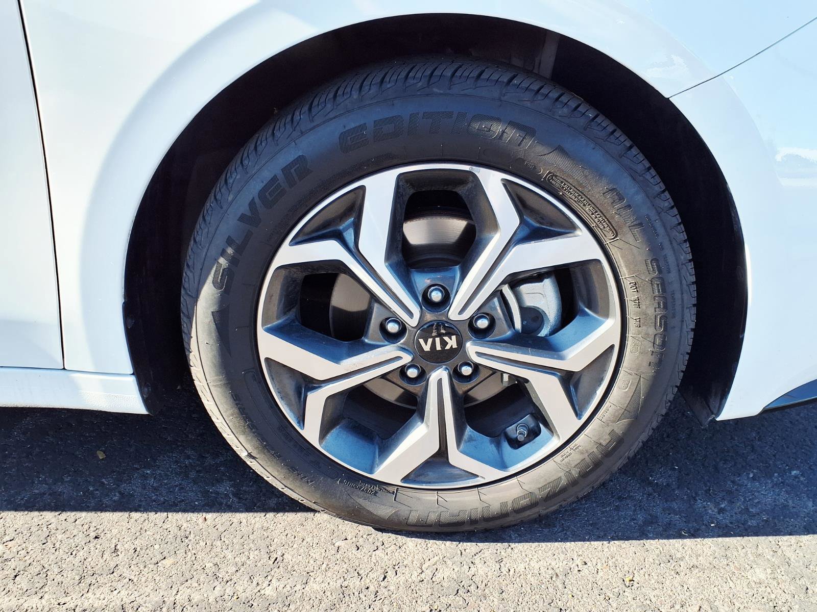 Used 2021 Kia Forte LXS image 9