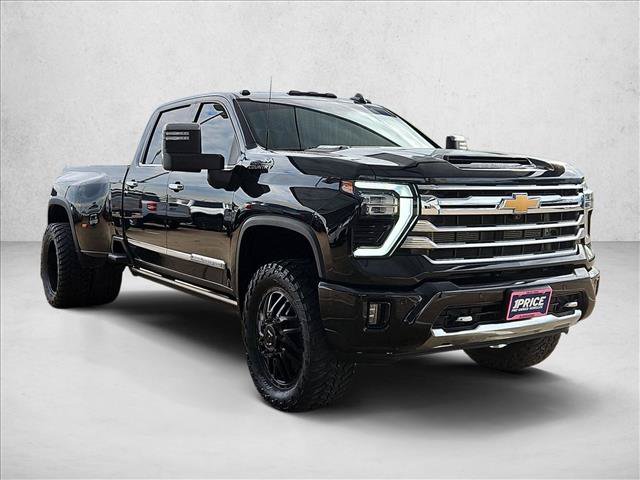 Used 2024 Chevrolet Silverado 3500 High Country w/ High Country Premium Package AWD/4WD image 3