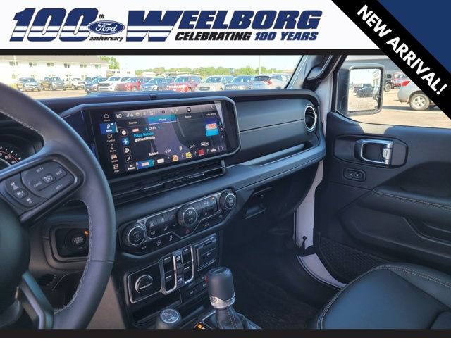 Used 2025 Jeep Gladiator Sport AWD/4WD image 9