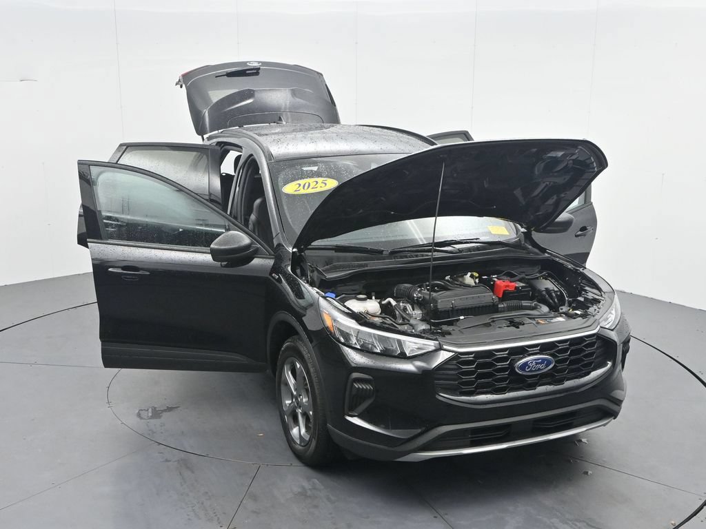 Certified 2025 Ford Escape ST-Line AWD/4WD image 39