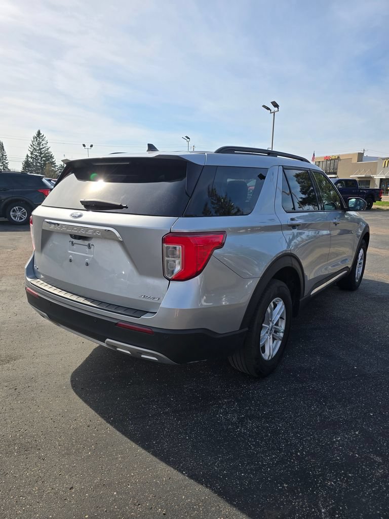 Certified 2023 Ford Explorer XLT w/ Equipment Group 202A AWD/4WD image 5