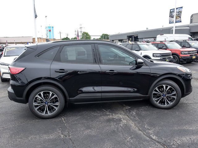 Certified 2022 Ford Escape SE w/ SE Sport Appearance Package AWD/4WD image 11