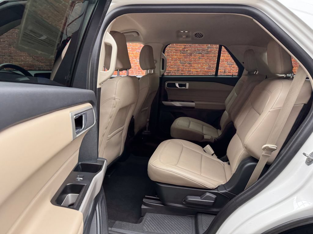 Certified 2023 Ford Explorer XLT w/ Equipment Group 202A AWD/4WD image 24