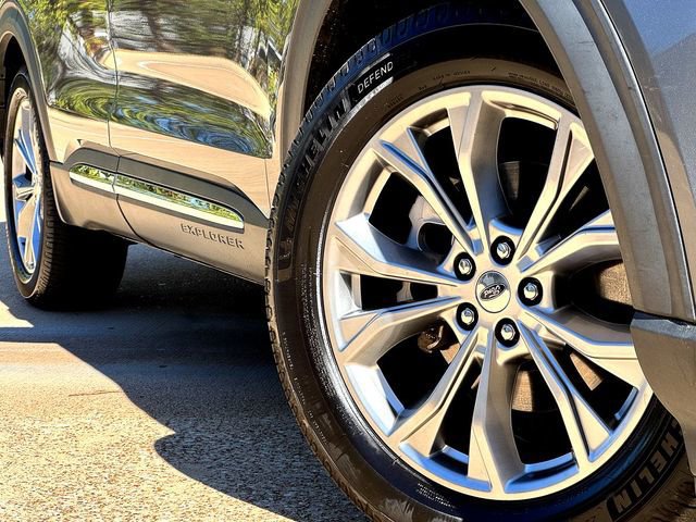 Certified 2021 Ford Explorer XLT w/ Equipment Group 202A image 6