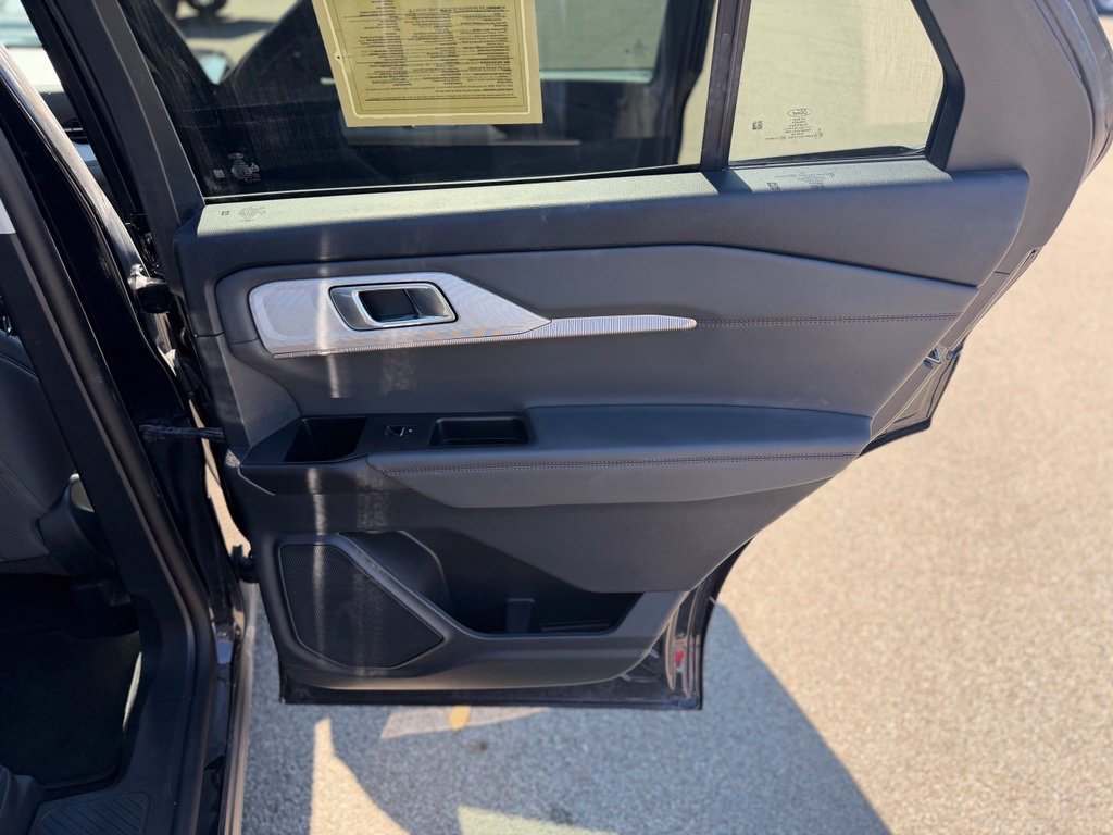 Certified 2025 Ford Explorer Active RWD image 19