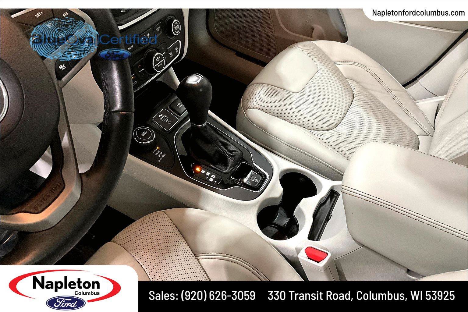 Used 2019 Jeep Cherokee Limited w/ Luxury Group AWD/4WD image 16