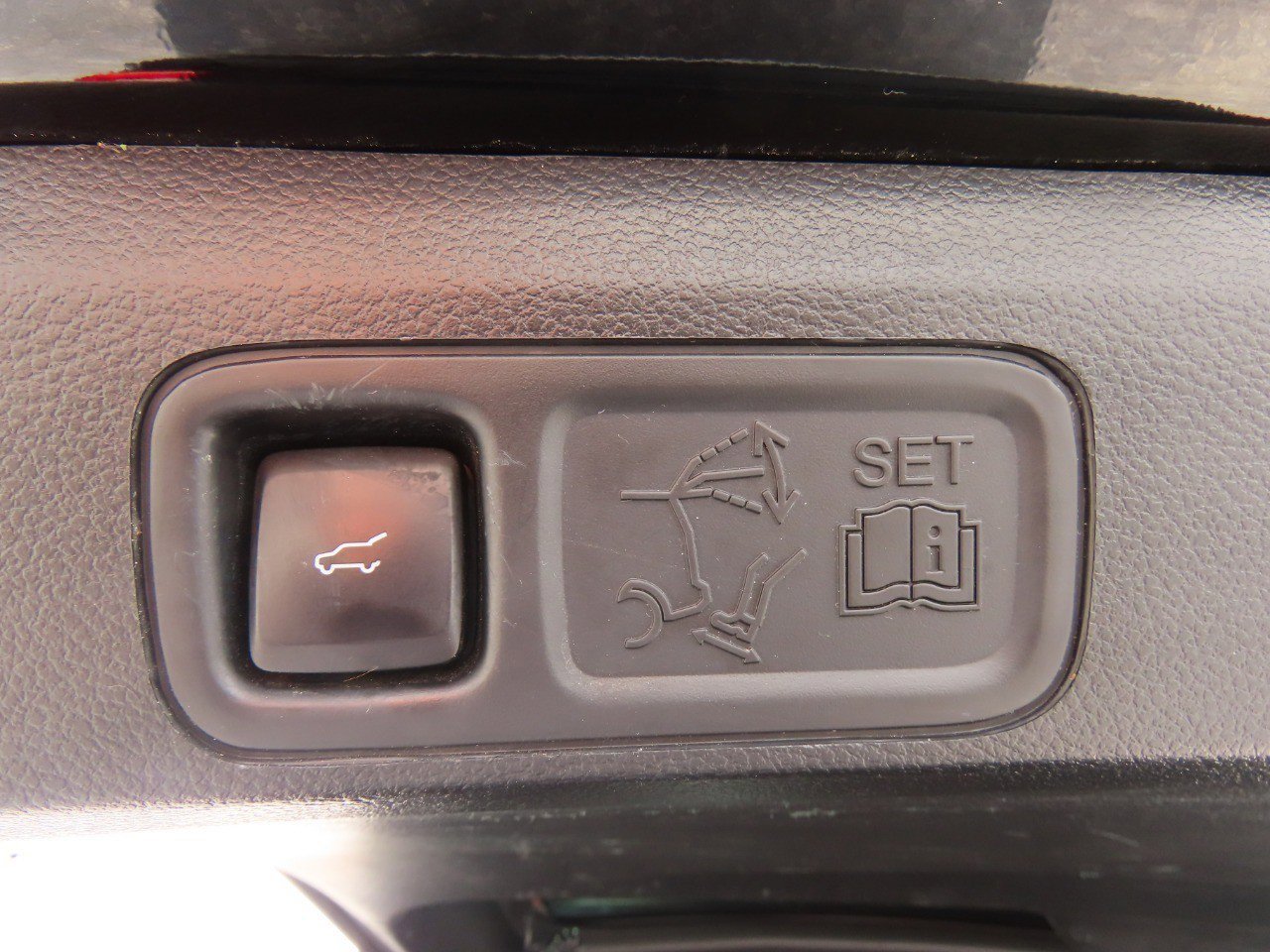 Certified 2021 Ford Expedition XLT image 16