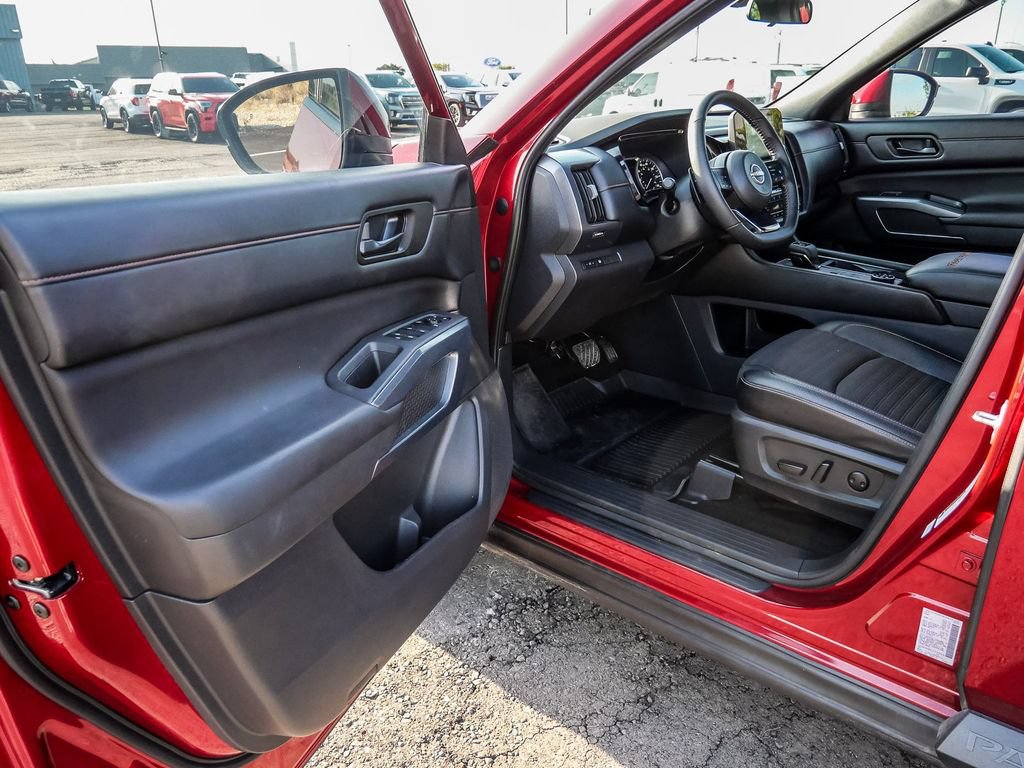 Used 2024 Nissan Pathfinder Rock Creek AWD/4WD image 35