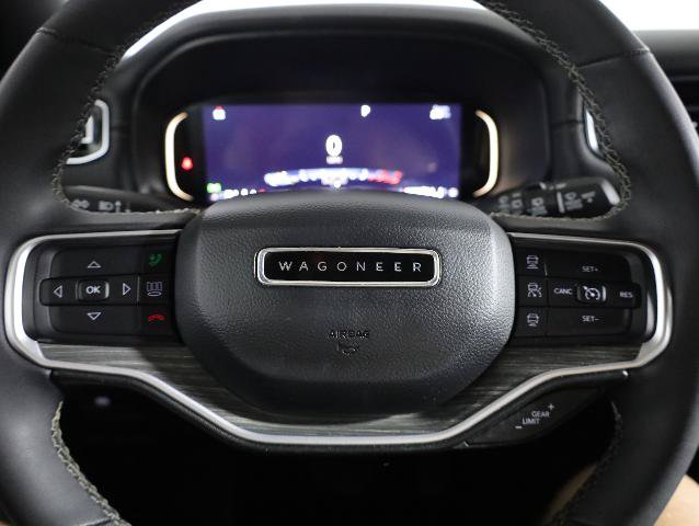 Used 2024 Jeep Wagoneer L Series II w/ Flexible Seating Group AWD/4WD image 17