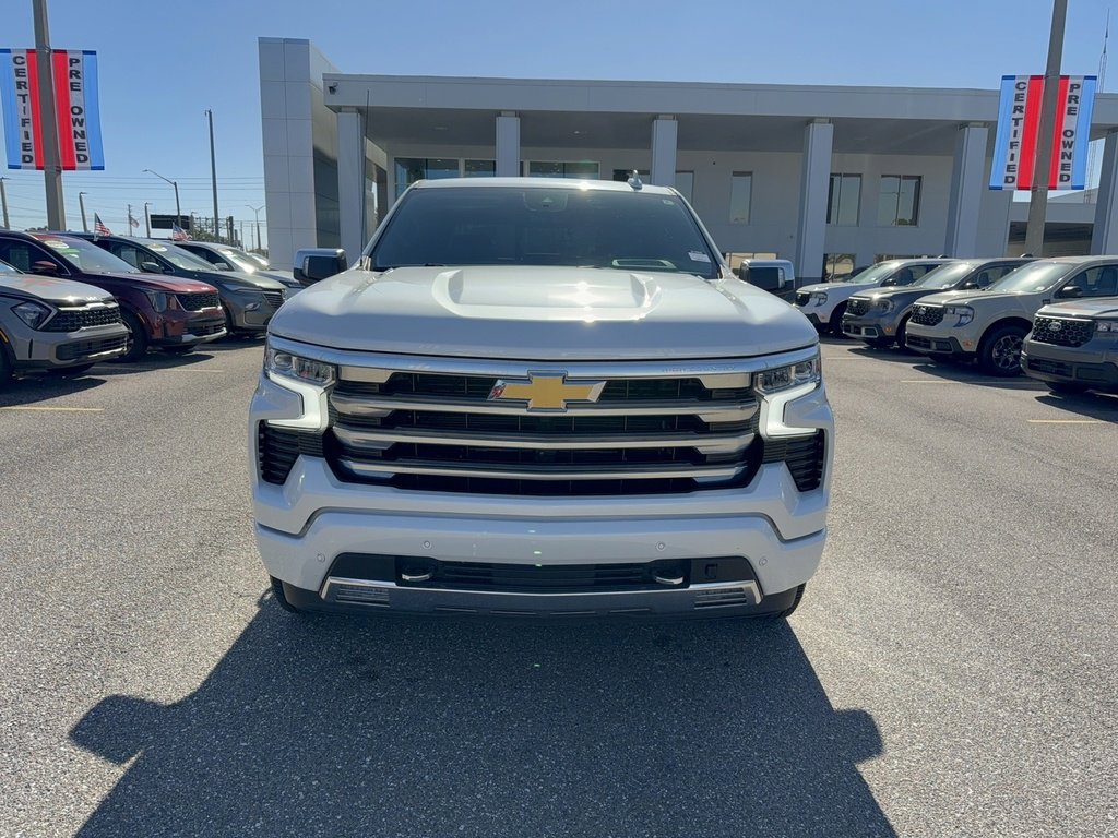 Used 2025 Chevrolet Silverado 1500 High Country image 3