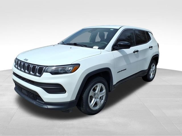 Used 2023 Jeep Compass Sport image 2
