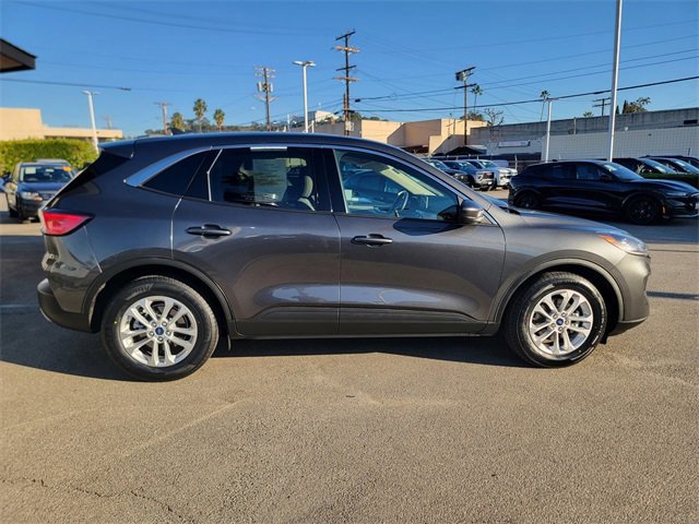 Certified 2020 Ford Escape SE image 2