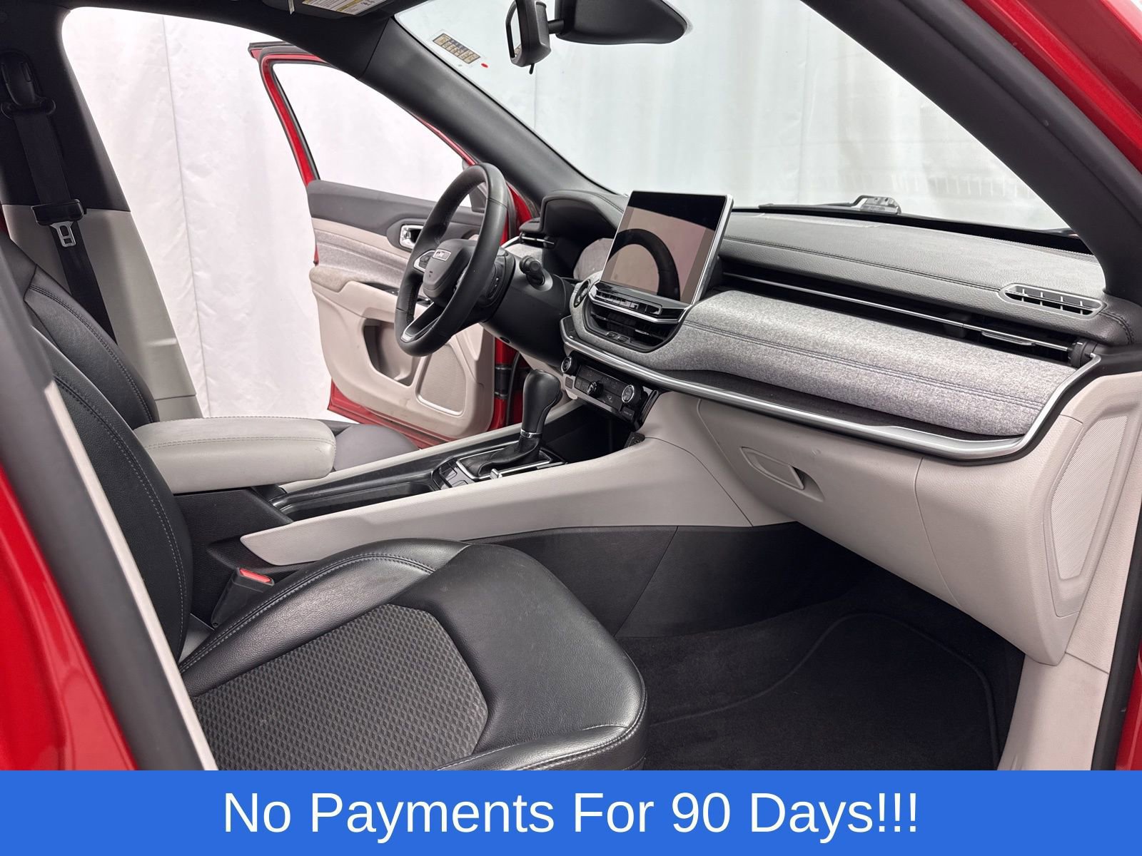 Used 2023 Jeep Compass Latitude image 27