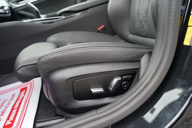 Used 2023 BMW 530e xDrive w/ Premium Package image 12