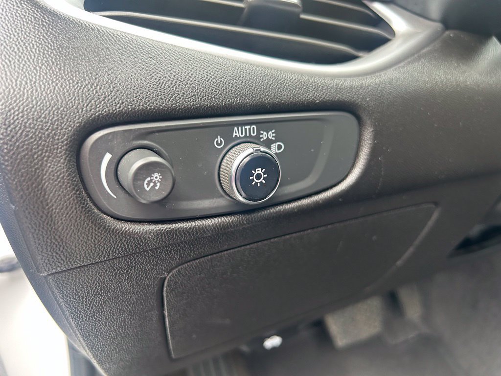 Used 2023 Chevrolet Malibu LT FWD image 17