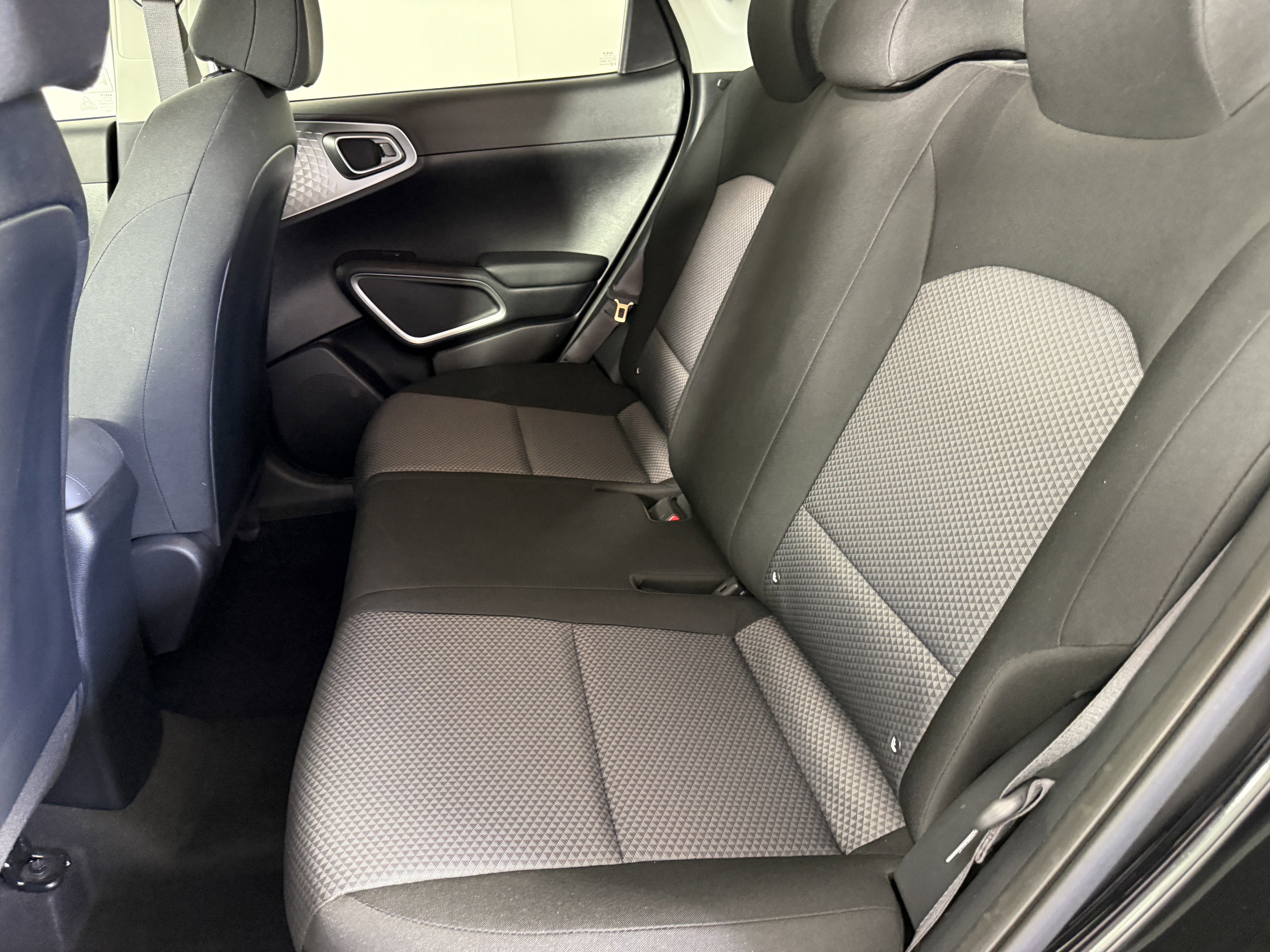 Used 2022 Kia Soul LX image 14