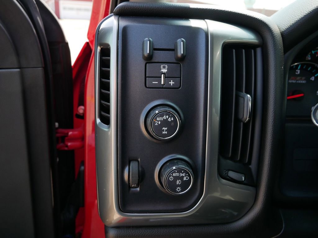 Used 2018 Chevrolet Silverado 1500 LT w/ All Star Edition AWD/4WD image 16