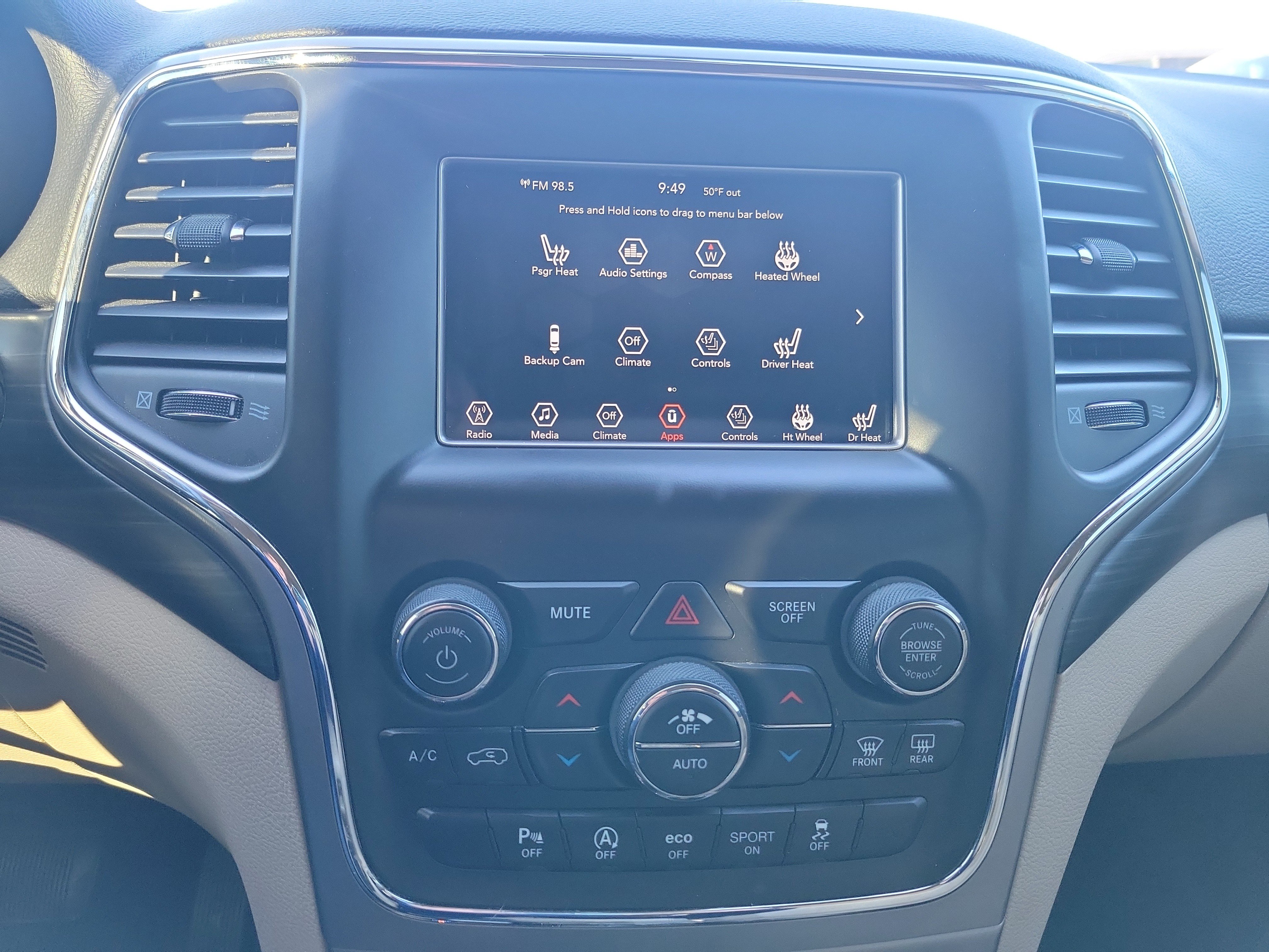 Used 2019 Jeep Grand Cherokee Laredo AWD/4WD image 21