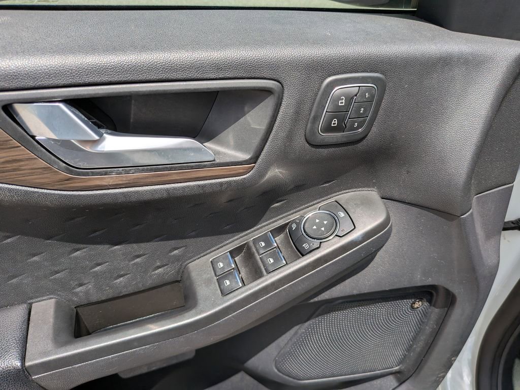 Certified 2020 Ford Escape Titanium w/ Titanium Premium Package 2.0 FWD image 20