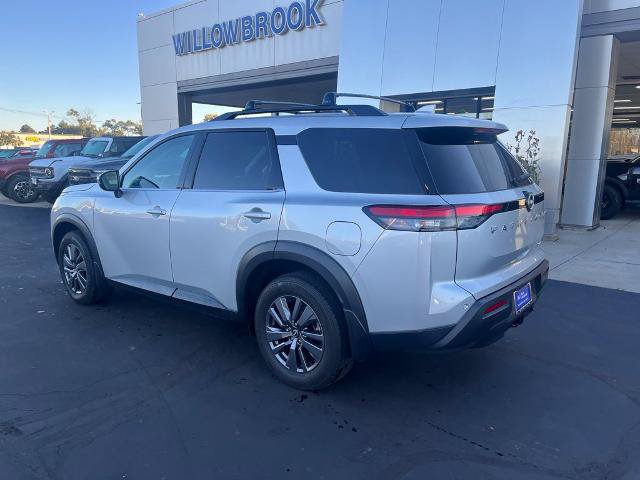 Used 2023 Nissan Pathfinder SV w/ SV Premium Package AWD/4WD image 4