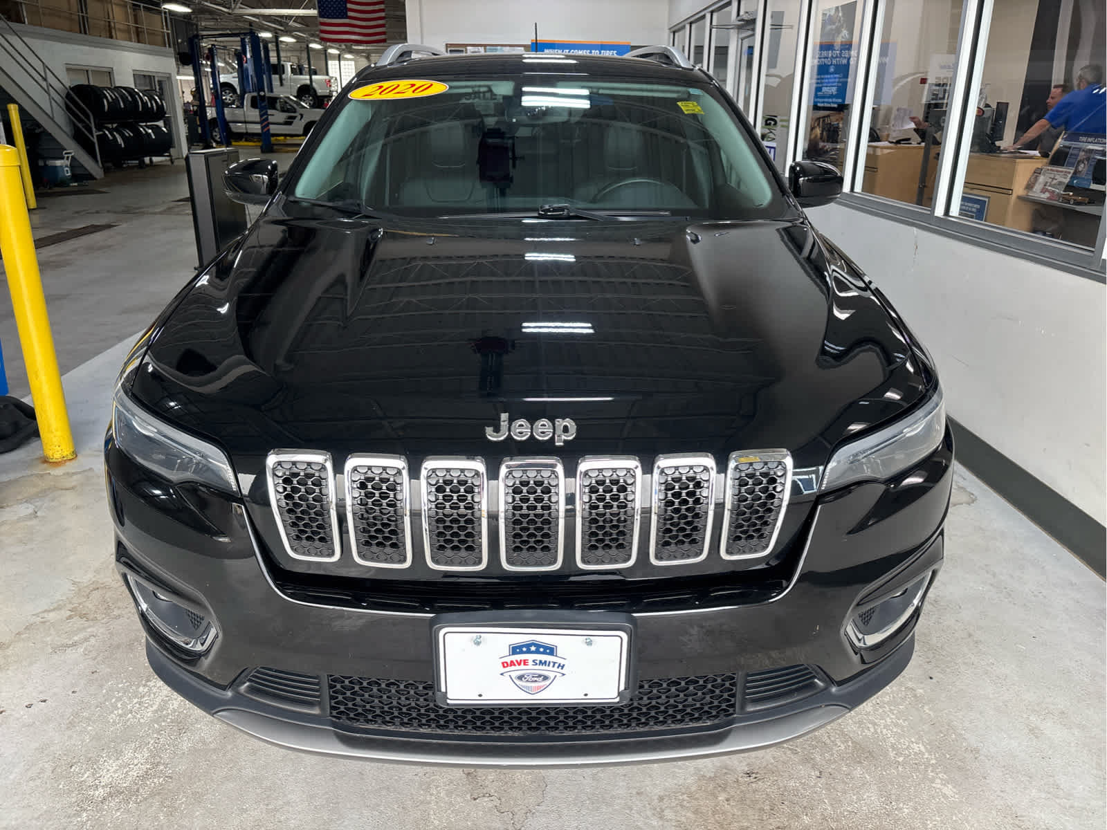 Used 2020 Jeep Cherokee Limited AWD/4WD image 4