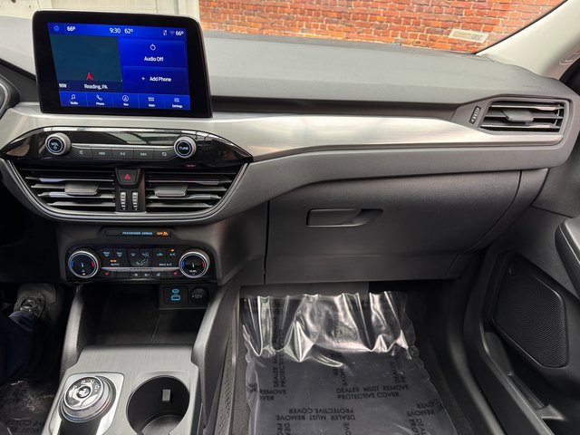 Certified 2022 Ford Escape Titanium w/ Class II Trailer Tow Package image 18