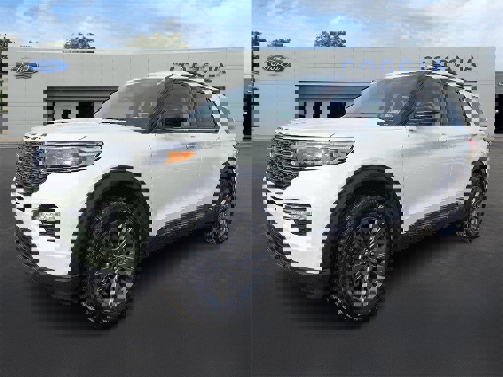 Certified 2022 Ford Explorer XLT w/ Equipment Group 202A