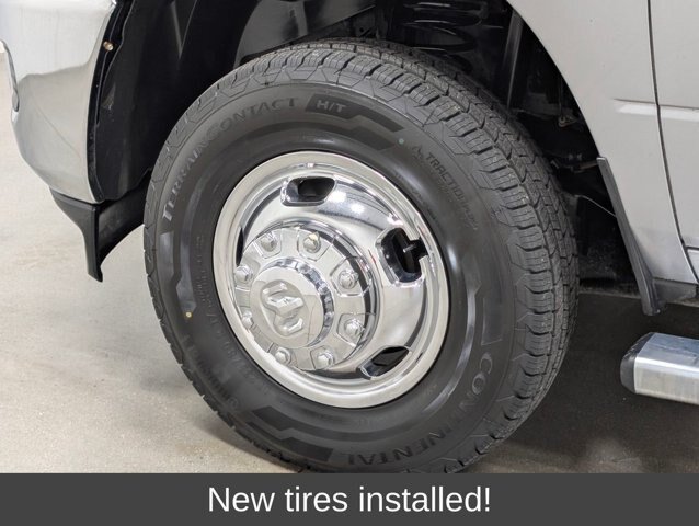 Used 2024 RAM 3500 Tradesman w/ Chrome Appearance Group AWD/4WD image 2