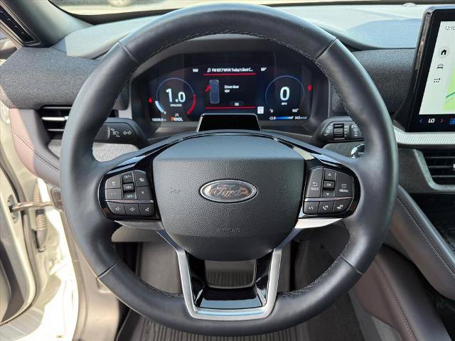Certified 2025 Ford Explorer Platinum w/ Ultimate Package AWD/4WD image 14