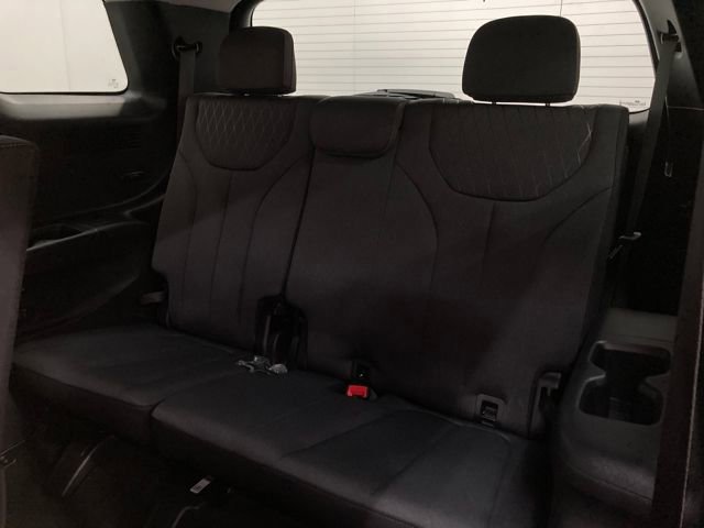 Used 2022 Hyundai Palisade SE image 16
