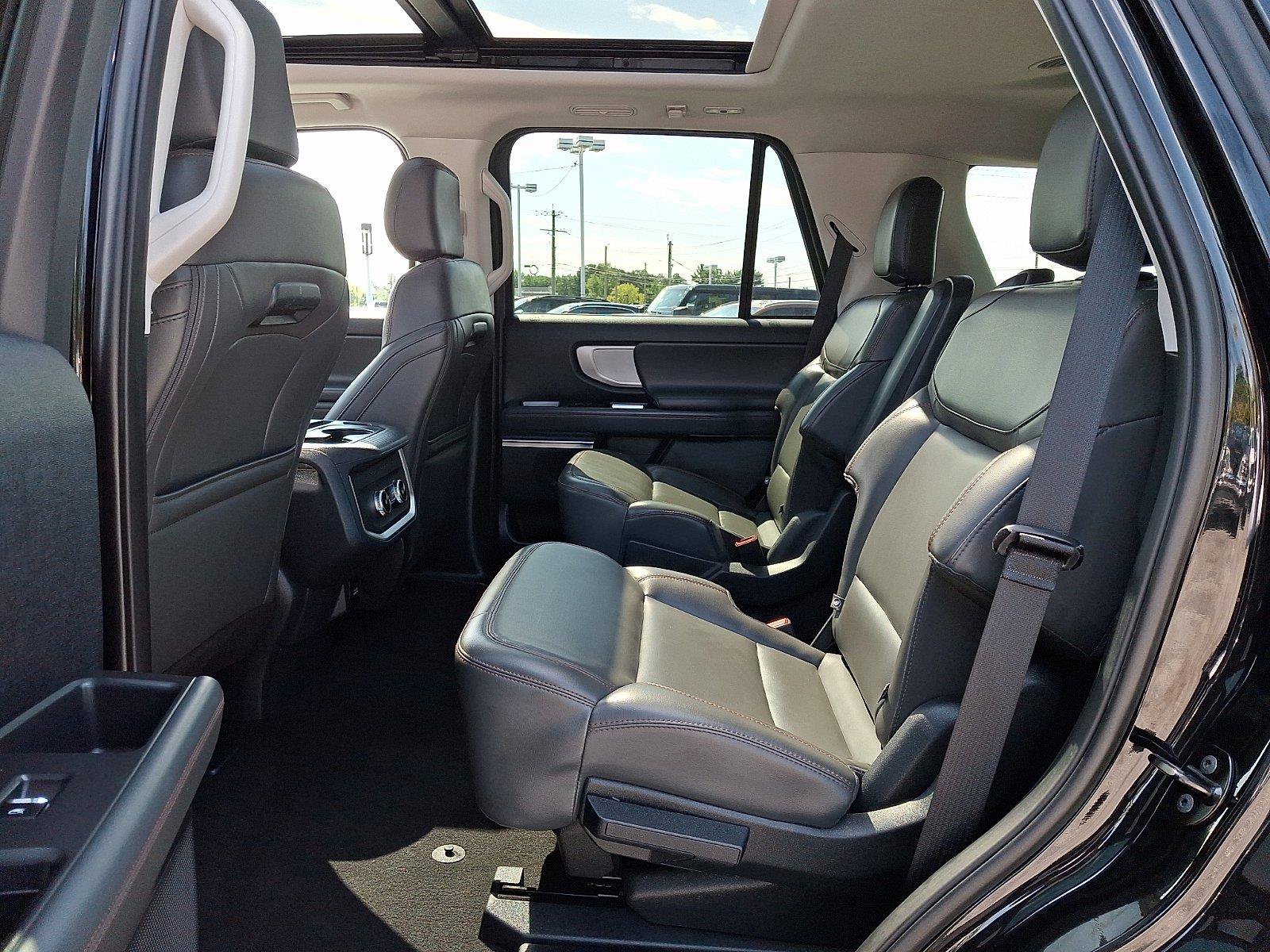 Certified 2025 Ford Expedition Active AWD/4WD image 10