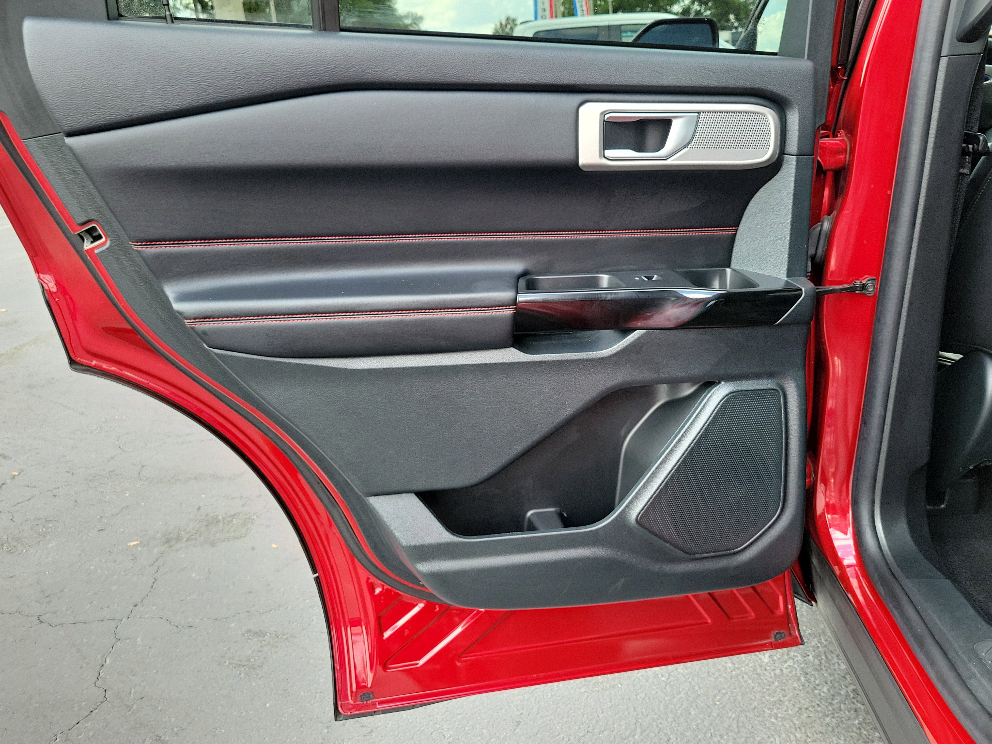 Certified 2024 Ford Explorer ST-Line w/ Class IV Trailer Tow Package RWD image 11