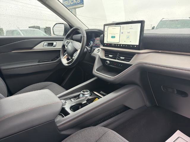 Certified 2025 Ford Explorer Active image 12