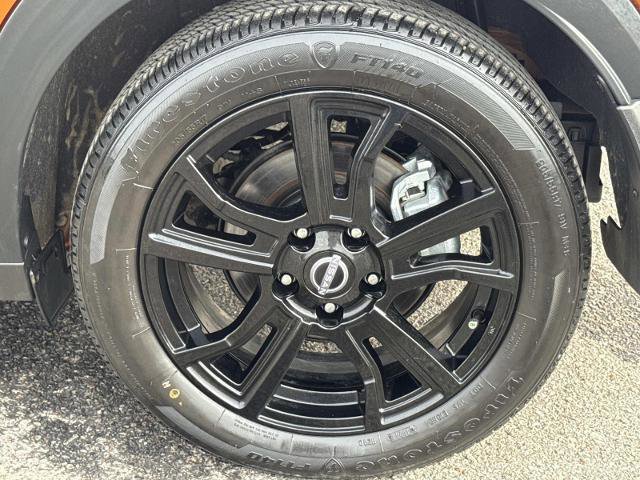 Used 2024 Nissan Kicks SV image 9