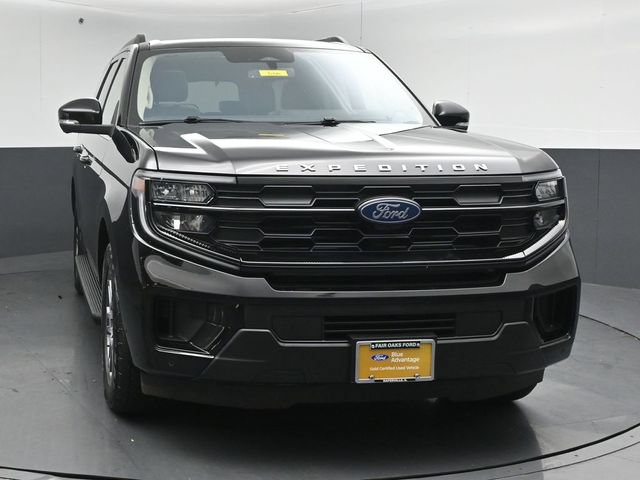 Certified 2025 Ford Expedition Active AWD/4WD image 2