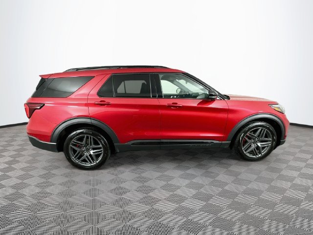 Certified 2025 Ford Explorer ST AWD/4WD image 13