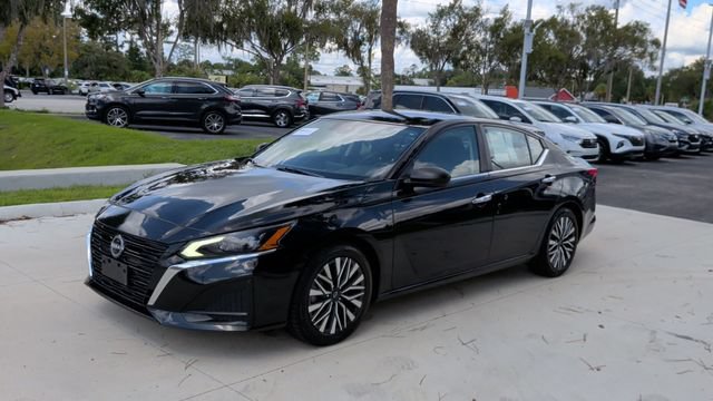 Used 2024 Nissan Altima 2.5 SV FWD image 21