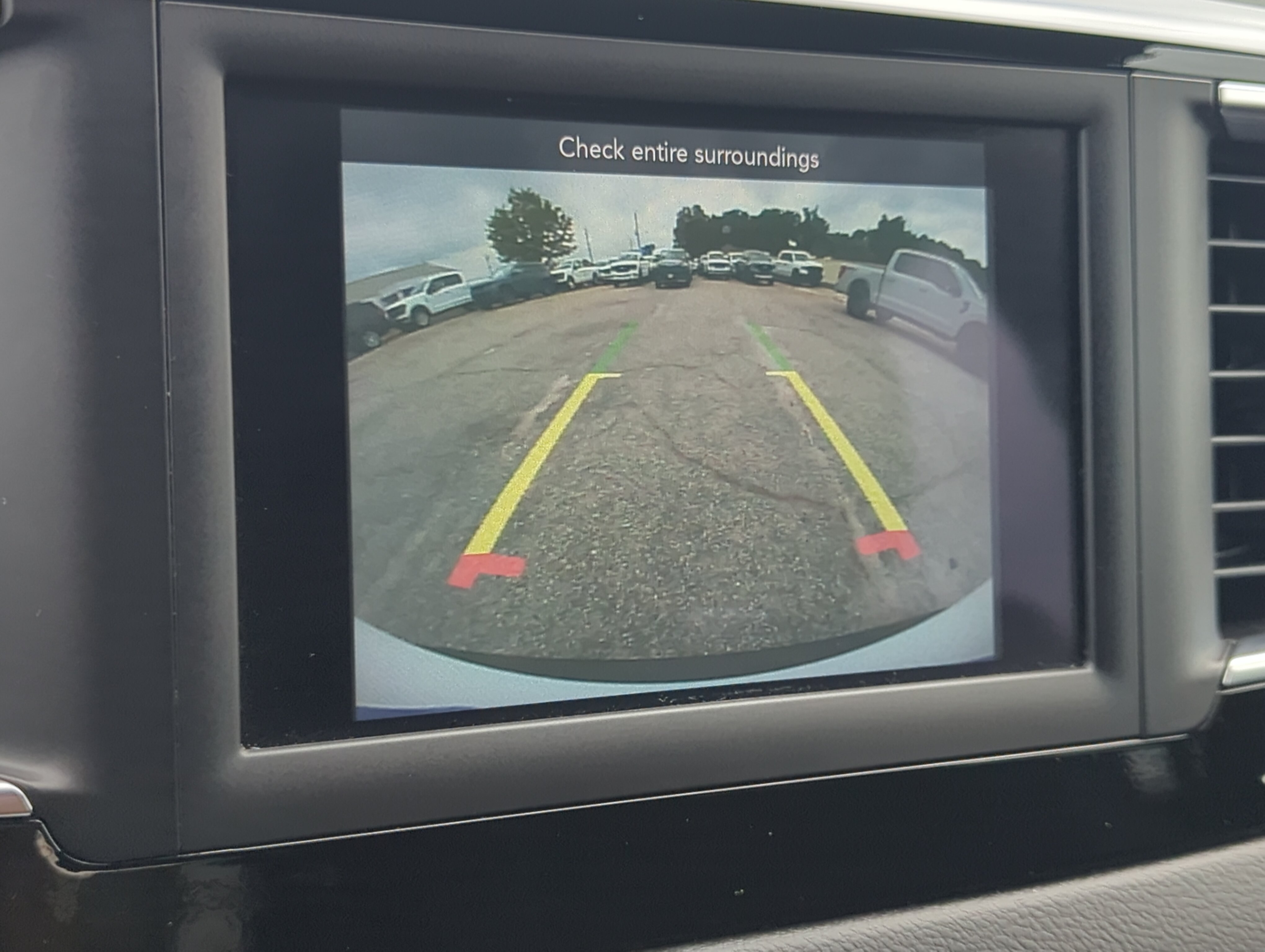 Used 2019 Chrysler Pacifica Touring Plus w/ S Appearance Package FWD image 18